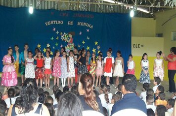Chá Literário encanta pais e alunos na escola Daura Dagmar Lobo