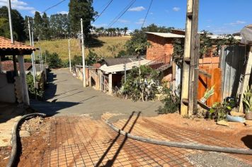 PREFEITURA DE ANDRADAS INVESTE EM PAVIMENTAÇÃO NO BAIRRO ANGOLA