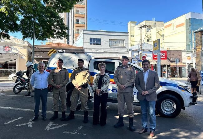 PATRULHA RURAL: PREFEITURA DE ANDRADAS PROMOVE A ENTREGA DE NOVA VIATURA PARA A POLÍCIA MILITAR NESTA QUARTA-FEIRA, 03 DE JULHO