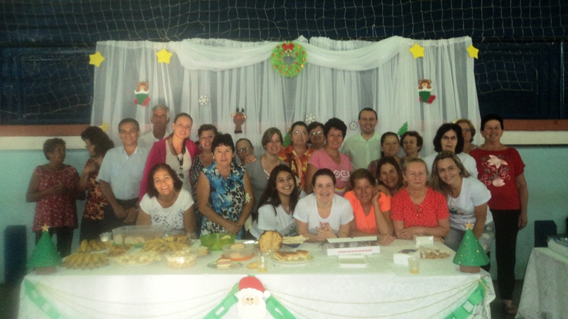 Alunos dos Projetos Pró-Vida e Viver em Movimento participam de confraternização