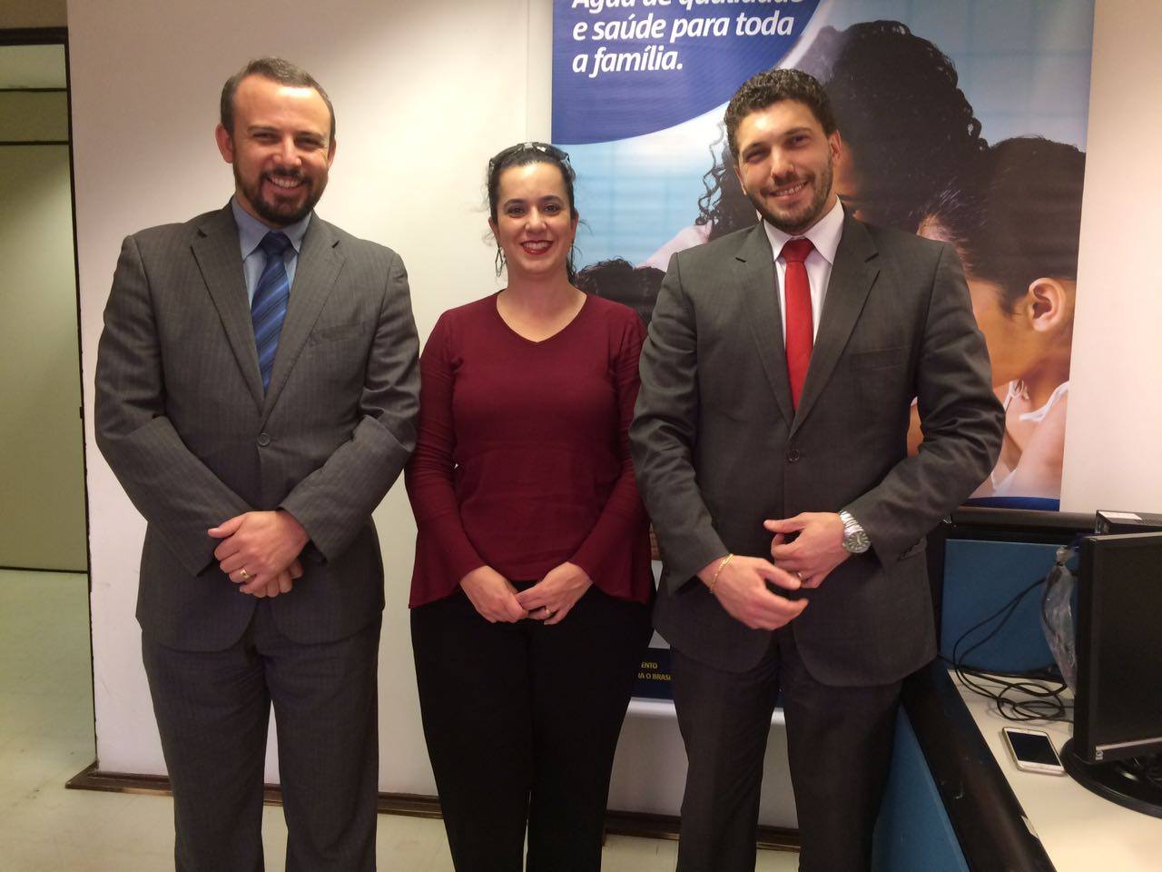 Novo Caminhão coletor de lixo para Andradas